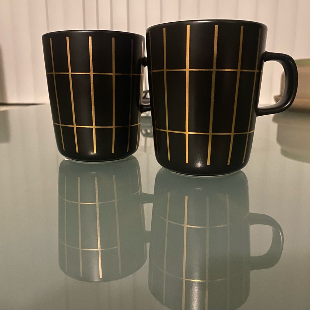 Marimekko -tiiliskivi black and gold mug -BRAND NEW-